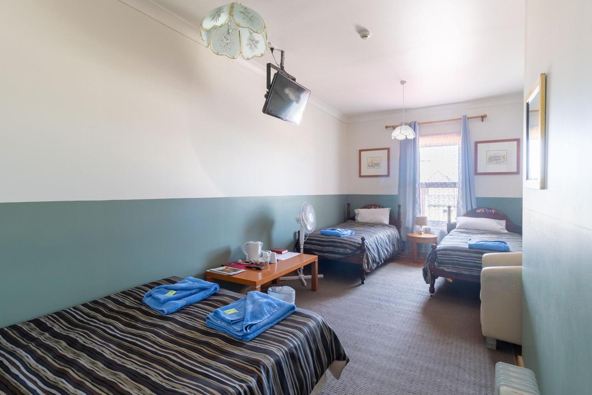 The Victoria Hotel 포트 맥도넬 객실 사진